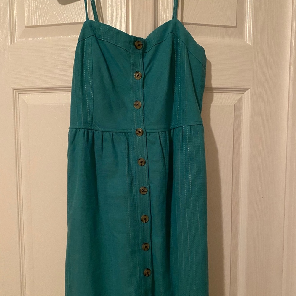 Cute spring/summer dress. Great condition.